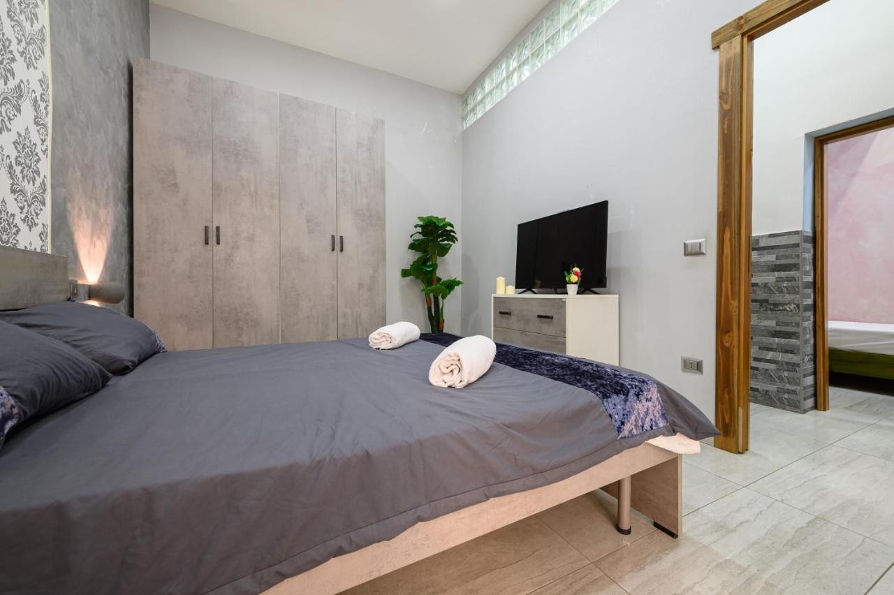 Appartamento Manu Family House Napoli Esterno foto
