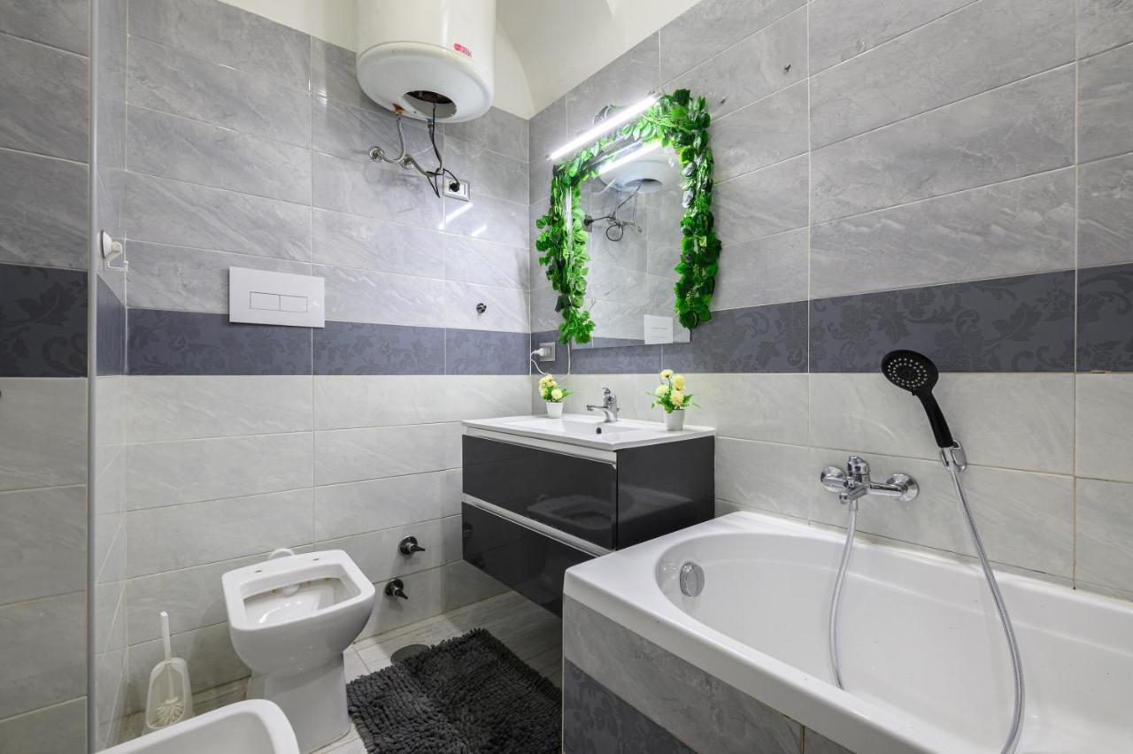 Appartamento Manu Family House Napoli Esterno foto